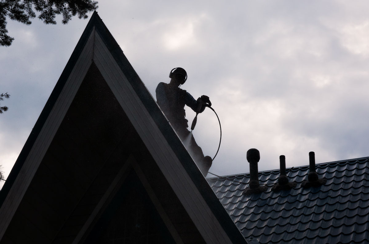 How Much Does Roof Cleaning Cost in Vancouver?
