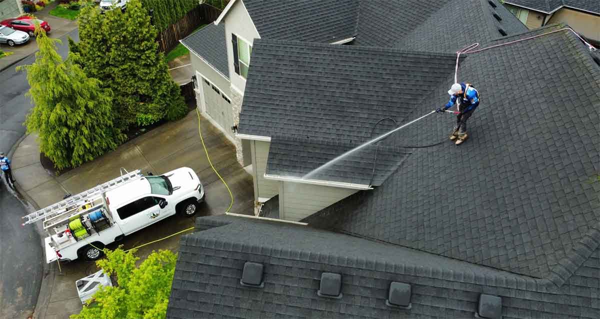 What the Research Says: Roof Lifespan With and Without Maintenance